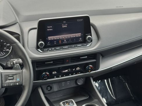 Used 2025 Nissan Rogue SV image 20