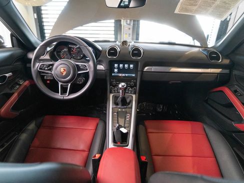 Certified 2025 Porsche 718 Cayman image 15