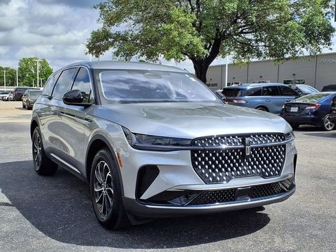 New 2026 Lincoln Nautilus Premier AWD/4WD image 4