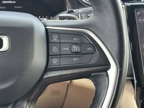 Used 2021 Jeep Grand Cherokee L Limited AWD/4WD image 30