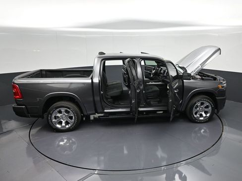 Used 2025 RAM 1500 Big Horn AWD/4WD image 36