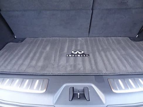 Used 2024 INFINITI QX80 Sensory image 11