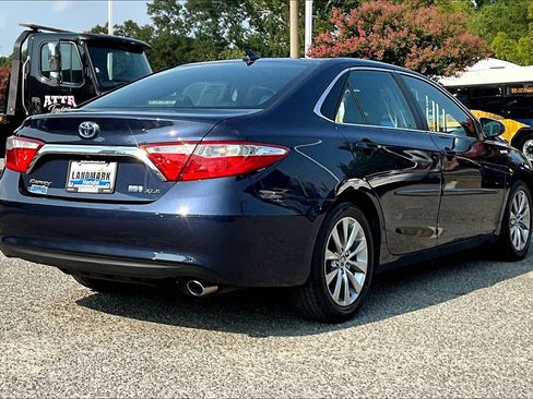 Used 2015 Toyota Camry XLE w/ Moonroof Package FWD image 2