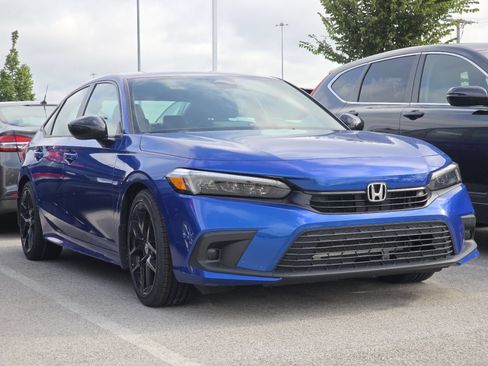 Used 2024 Honda Civic Sport image 2