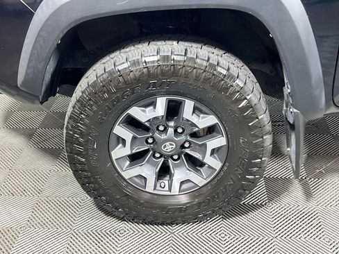 Certified 2020 Toyota Tacoma TRD Off-Road w/ Technology Package AWD/4WD image 27
