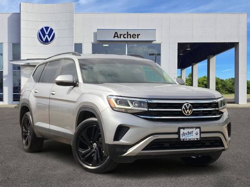 Used 2022 Volkswagen Atlas SE w/ Black Wheel Package FWD image 1