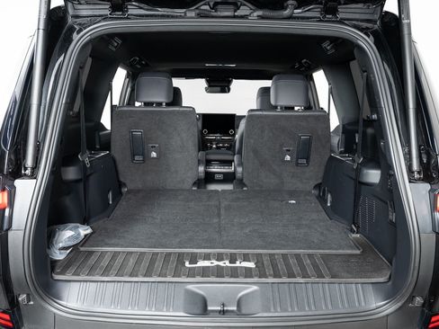 Used 2025 Lexus GX 550 w/ Accessory Package (2T) AWD/4WD image 22