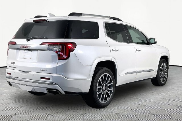 Used 2020 GMC Acadia Denali w/ Denali Ultimate Package AWD/4WD image 3