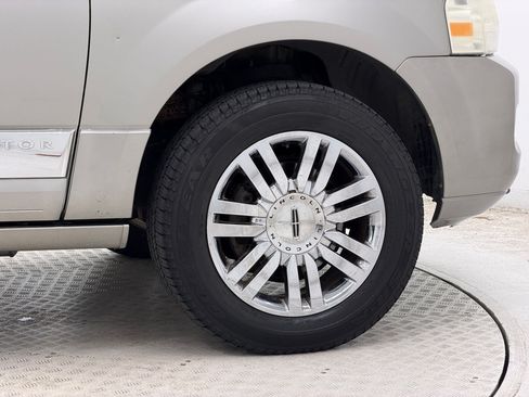 Used 2008 Lincoln Navigator 2WD image 12