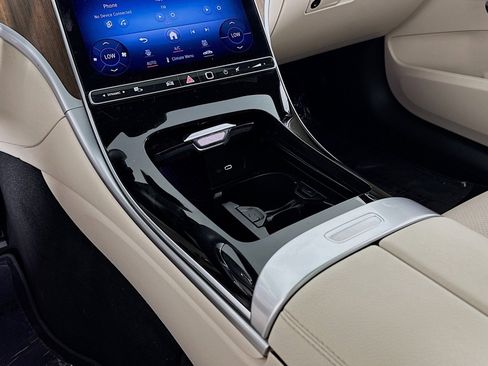 Used 2024 Mercedes-Benz C 300 Sedan image 7