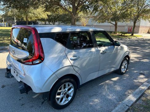 Used 2020 Kia Soul S image 4