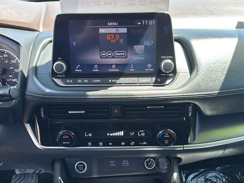 Used 2022 Nissan Rogue SV FWD image 20