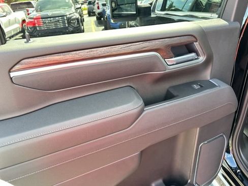New 2026 GMC Sierra 2500 SLT w/ SLT Premium Package AWD/4WD image 17