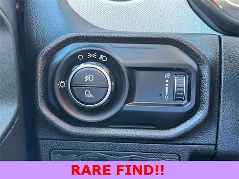 Used 2024 Jeep Gladiator Sport image 20