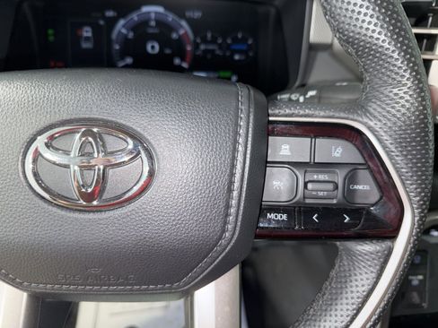 Used 2024 Toyota Tundra Limited AWD/4WD image 34