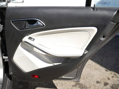 Used 2018 Mercedes-Benz CLA 250 4MATIC image 46