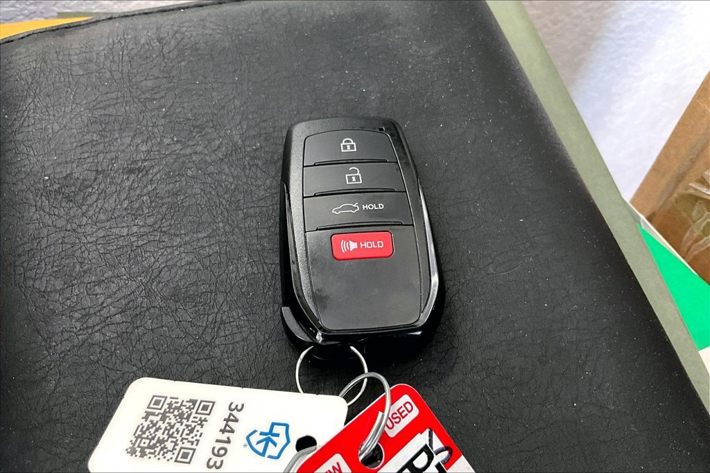 Used 2025 Toyota Camry SE FWD image 35