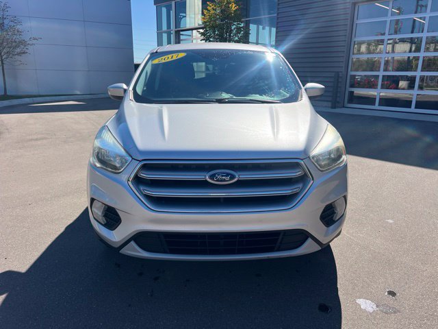 Used 2017 Ford Escape SE w/ SE Cold Weather Package FWD image 2