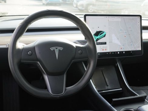 Used 2019 Tesla Model 3 Standard Range Plus image 19