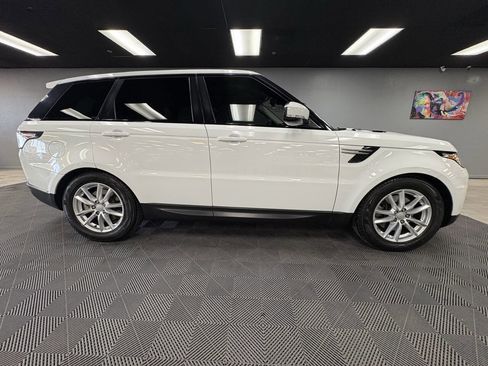 Used 2016 Land Rover Range Rover Sport SE image 10