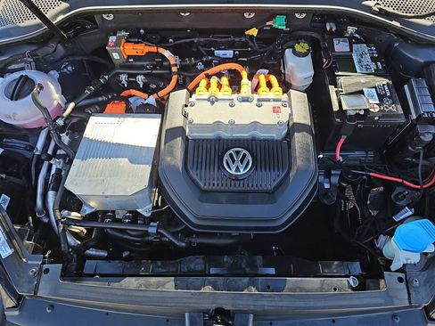 Used 2016 Volkswagen e-Golf SEL Premium image 31