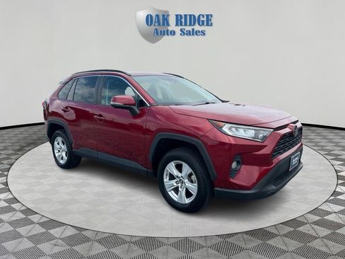 Used 2019 Toyota RAV4 XLE w/ Convenience Package AWD/4WD image 3
