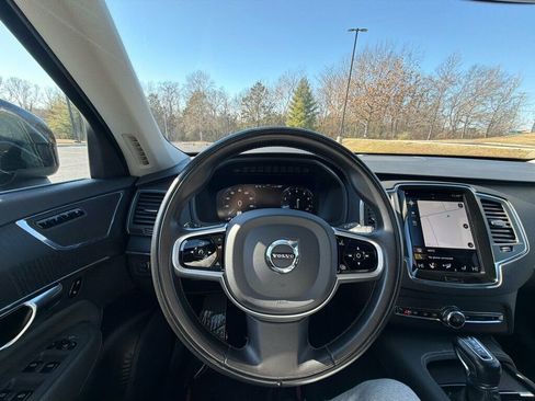 Used 2020 Volvo XC90 T6 Momentum w/ Protection Package image 19