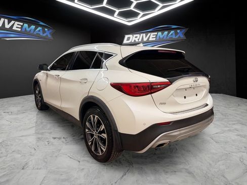 Used 2018 INFINITI QX30 Premium w/ Navigation Package AWD/4WD image 7