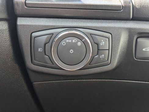 Used 2018 Ford Fusion Titanium FWD image 11