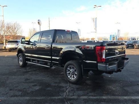 Used 2017 Ford F250 XLT w/ XLT Premium Package image 4