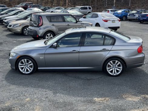 Used 2011 BMW 335i xDrive Sedan AWD/4WD image 8