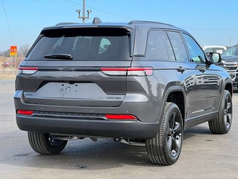 Used 2025 Jeep Grand Cherokee Limited w/ Black Appearance Package AWD/4WD image 47
