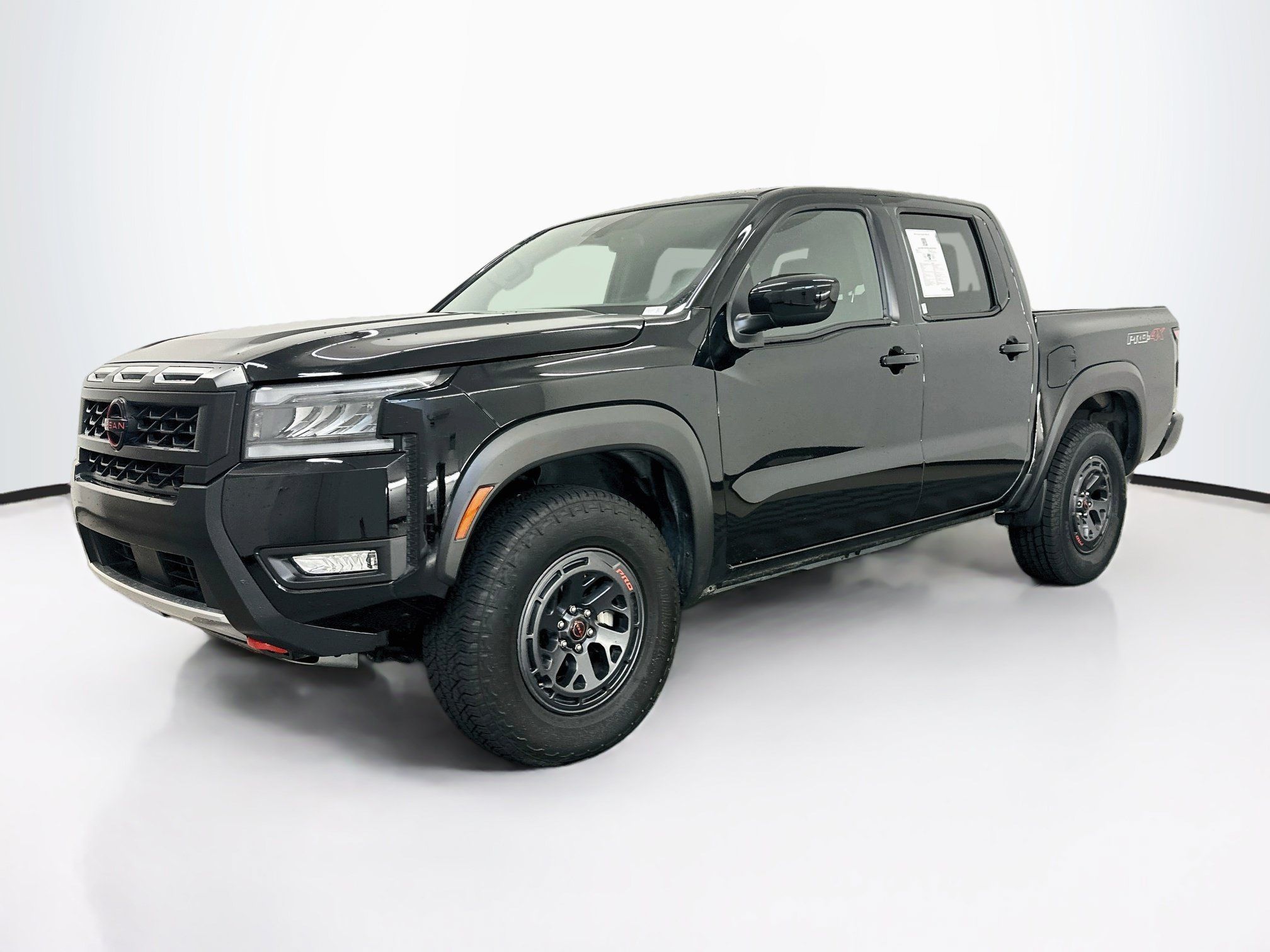 Used 2026 Nissan Frontier PRO-4X AWD/4WD image 3