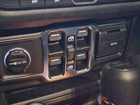 New 2026 Jeep Gladiator Sport image 13