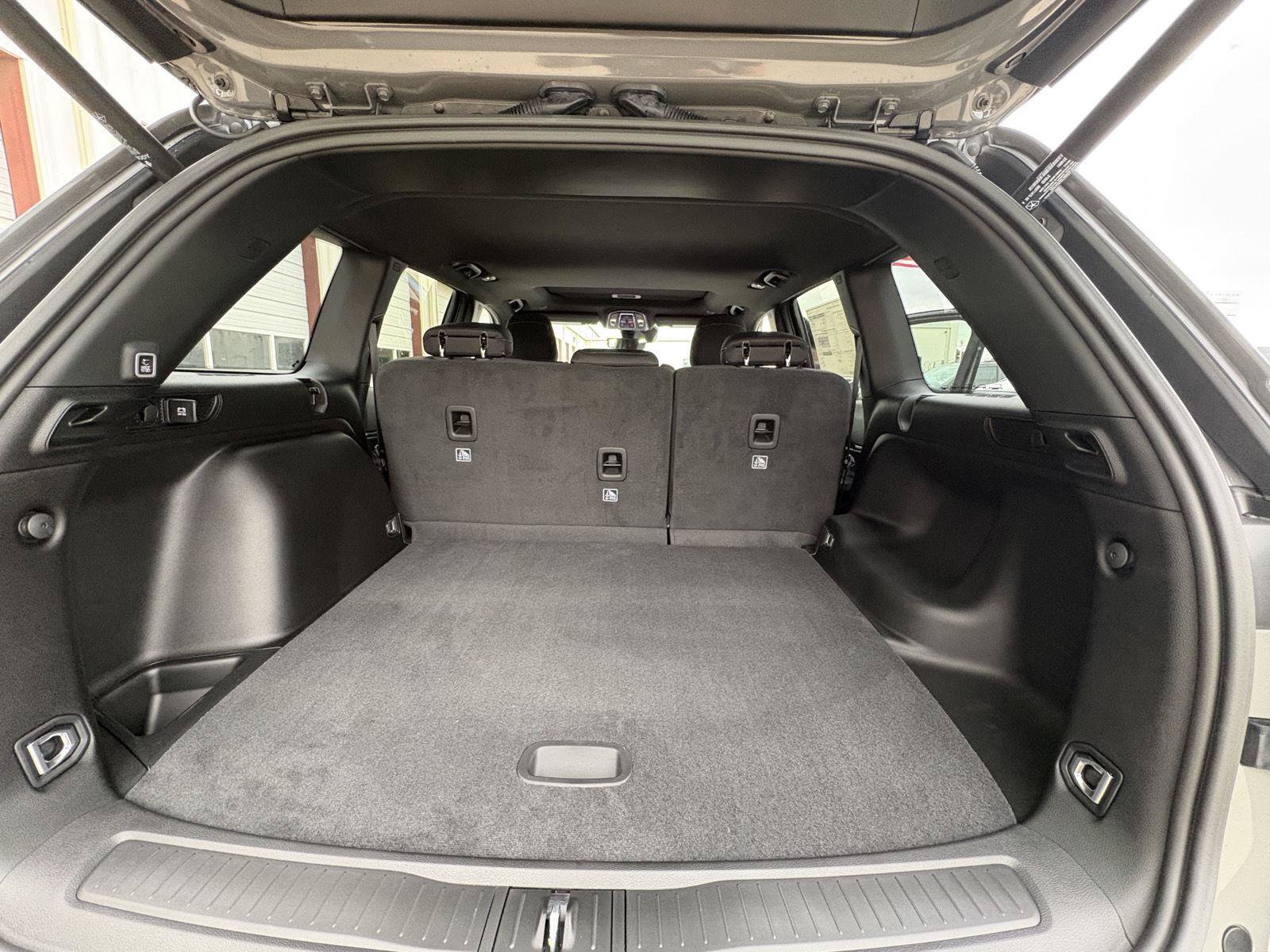 New 2027 Jeep Grand Cherokee Laredo X RWD image 12