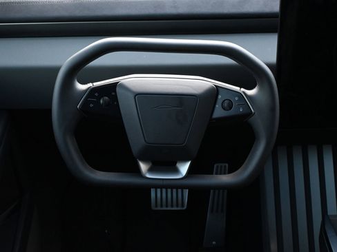 Used 2024 Tesla Cybertruck Cyberbeast AWD/4WD image 10