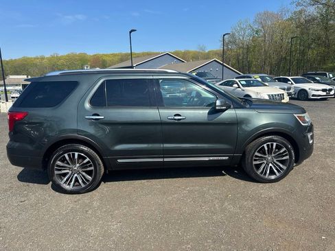 Used 2016 Ford Explorer Platinum AWD/4WD image 4