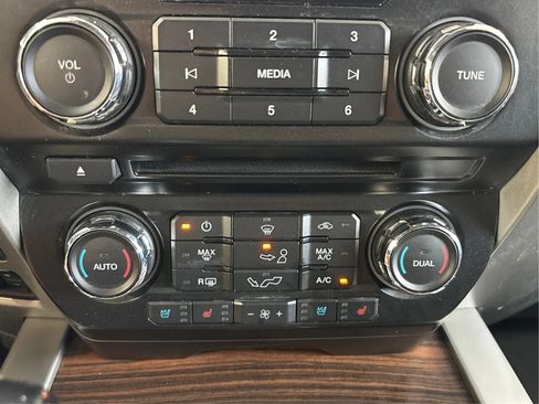 Used 2016 Ford F150 Lariat w/ Equipment Group 501A Mid AWD/4WD image 37