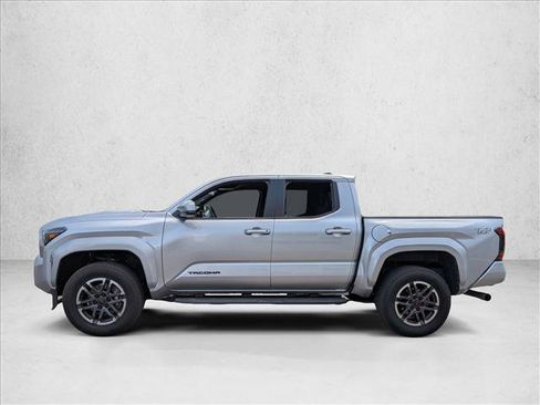 Used 2024 Toyota Tacoma TRD Sport image 2