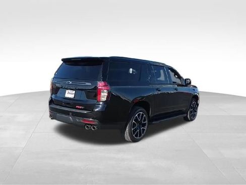 Certified 2022 Chevrolet Suburban RST w/ Sport Performance Package AWD/4WD image 9