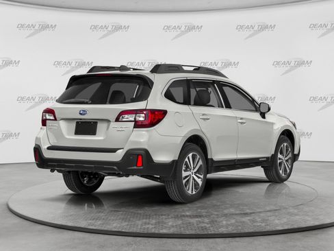 Used 2018 Subaru Outback 3.6R Limited AWD/4WD image 2