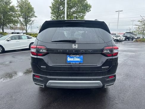 Used 2024 Honda Pilot Touring image 14