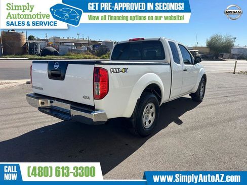 Used 2012 Nissan Frontier SV image 9