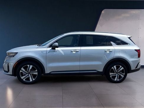 Certified 2023 Kia Sorento EX AWD/4WD image 2