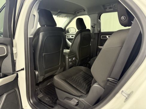 Used 2020 Ford Explorer XLT w/ Comfort Package image 26
