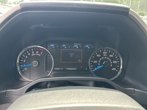 Used 2015 Ford F150 Lariat RWD image 28