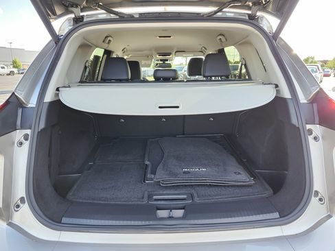 Used 2024 Nissan Rogue SL AWD/4WD image 18