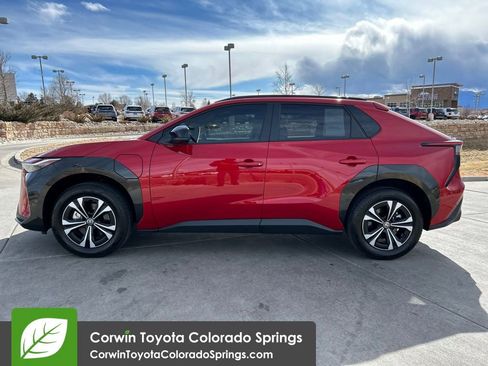 Used 2024 Toyota bZ4X XLE w/ Weather Package image 4