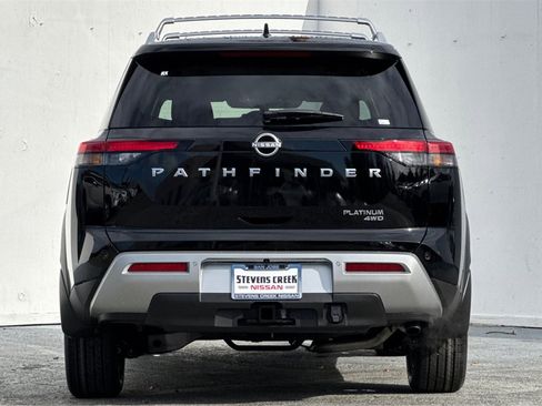New 2025 Nissan Pathfinder Platinum image 6