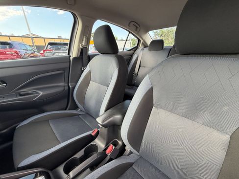 Used 2025 Nissan Versa SV FWD image 34